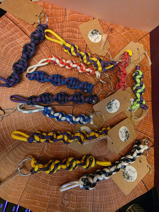 Spiralhelix Trinket - Handmade DNA Spiral Paracord Keychain